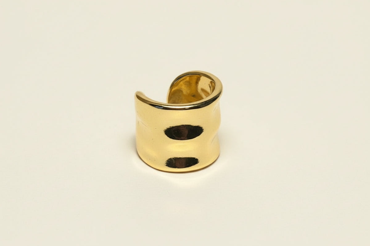 Ear Cuff in Gold 
